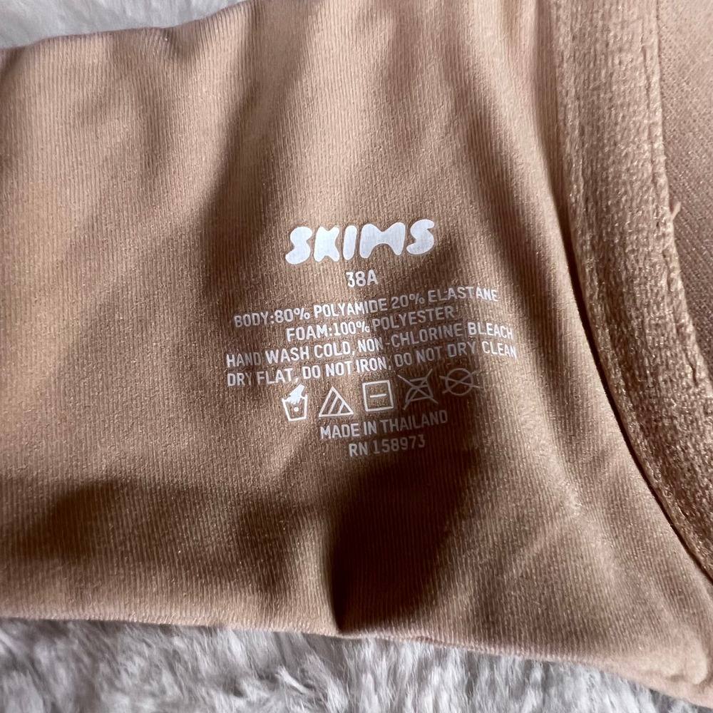 SKIMS Ultimate Bra Nude Tan Underwire Padded Smooth T-Shirt Bra 38A RN158973 - Picture 8 of 9